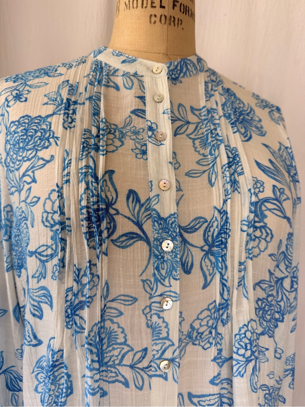 Nanette Lepore, Floral Toile Inspired Crinkle Blouse sz S - Picture 4 of 7